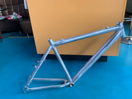 LA PIERRE 28 inch Race/CX Frame, Geborsteld Aluminium, Gloednieuw