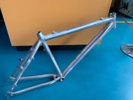 LA PIERRE 28 inch Race/CX Frame, Geborsteld Aluminium, Gloednieuw