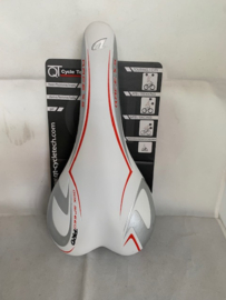 QT Cycletech Zadel, ATB & Race, Wit/Rood, Gloednieuw