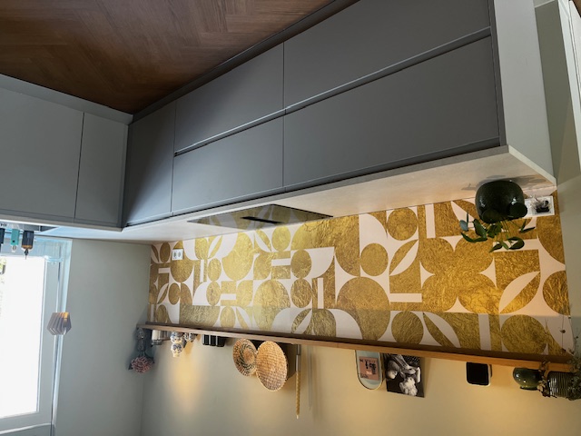 KitchenWalls GOLD CIRCLES SOFT PINK