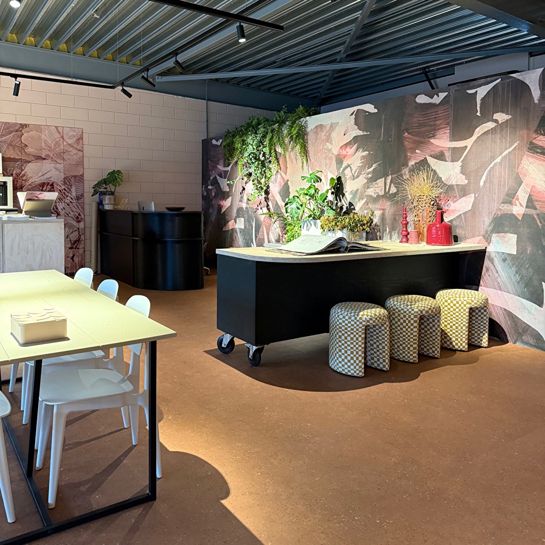 behangfabriek showroom wall and deco