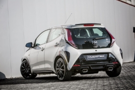 Wielbogenset zwart Toyota Aygo 2014