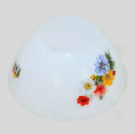 Vintage bowl with flower pattern "Anemones" made by Arcopal France Ø 23,5 cm.