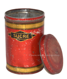 Vieja lata roja francesa de almacenamiento para azucar etiquetada SUCRE