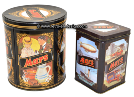 Conjunto de dos latas vintage de Mars chocolate con imágenes históricas y nostálgicas
