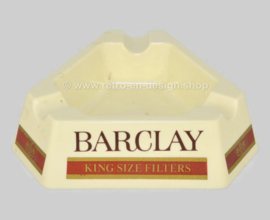 Cenicero Barclay triangular de plástico vintage fabricado en Melamina