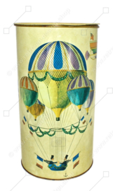 Grande boîte vintage avec des images de ballons et de zeppelins