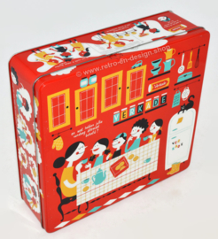 Square Verkade biscuit tin with illustrations by Esther Aarts