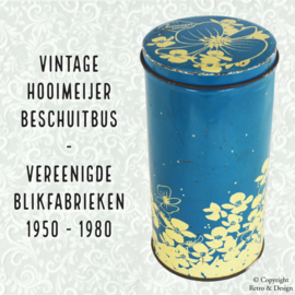 De Nostalgische Pracht van de Vintage Hooimeijer Beschuitbus in blauw met wit!