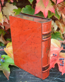 Simulant de livre ou boîte en forme de livre avec simili cuir orange, Gourmets Delight pour VICTORIA