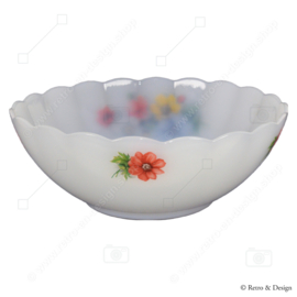 Vintage scalloped bowl with floral pattern "Anemones" by Arcopal France Ø 23 cm