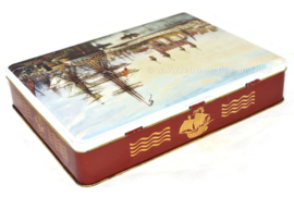 Vintage cigar tin with an image of galleons and the Tower of London