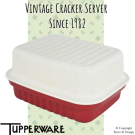 "Erleben Sie die zeitlose Eleganz der Vintage Tupperware Käsebox - Ein stilvolles Revival in Rot und Weiß!