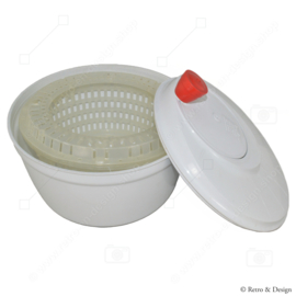 White Moulinex Salad Spinner from the 1970s: A Convenient Kitchen Tool for Salad Preparation