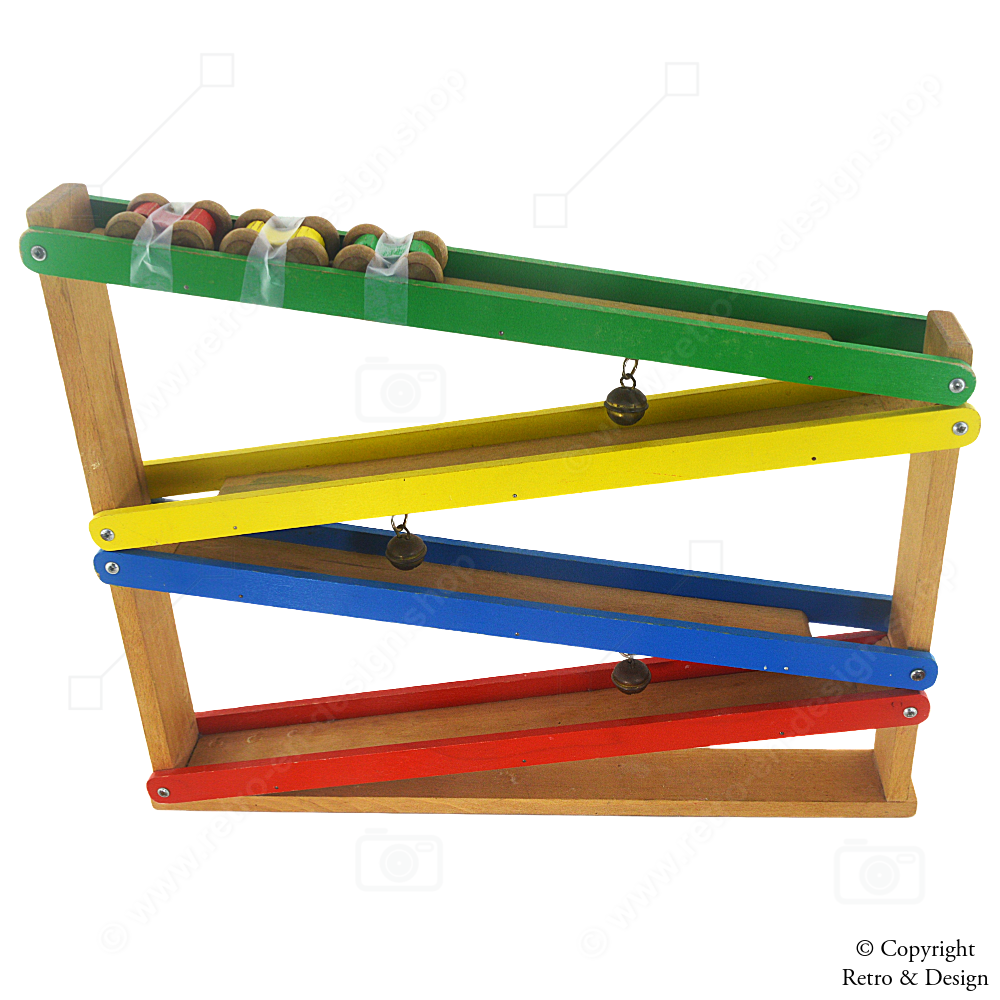 Rampe vintage en bois pour billes et voitures avec clochettes – Années 1970