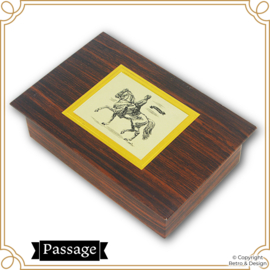 Boîte Vintage Passage Cavalier – Élégant Objet de Collection Décoratif