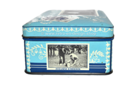 Blauw vintage blik met foto's van zeeland