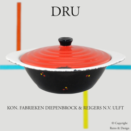 "Nostalgic Splendor: This Confetti Table Enamel Pan from the Heritage of DRU"