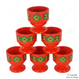 Conjunto de seis antiguos portahuevos Emsa en rojo con diseño floral