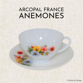 Vintage cup and saucer with pattern "Anemones" by Arcopal France