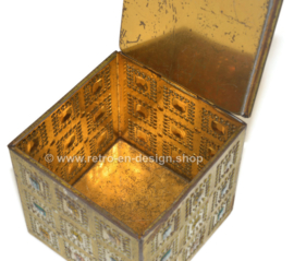 Vintage tin jewellery box in cube shape with details of gemstones