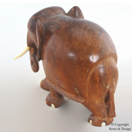 Artisanat Rétro : Éléphant en Bois de Teck Façonné à la Main des Années 60/70