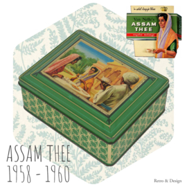 Lata rectangular verde, "té Assam", té indio bebiendo damas en la tapa
