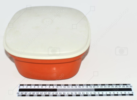 Vintage Tupperware Multi-Server en crema naranja-marrón y tapa blanca, 1973