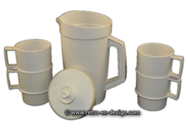 Vintage Tupperware set met schenkkan en vier bekers