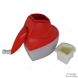 Tupperware Cheese Mill: Efficiency in the Kitchen