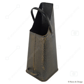 Seau à charbon français de forme carrée avec motif martelé