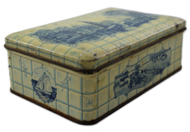 Vintage tin in blue and white with Dutch scenes