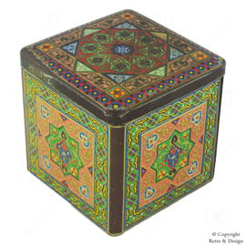 Lata Vintage en Forma de Cubo para Té con Motivos Orientales – Práctica y Decorativa