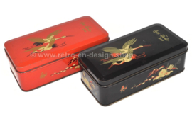 Set Vintage Dosen in Schwarz und Rot von DE GRUYTER mit orientalischer Vogeldekoration