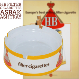 Cigarettes à filtre HB en plastique vintage, cendrier 1960