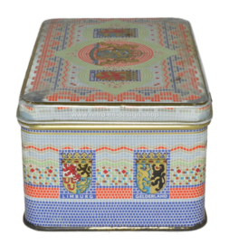 Rectangular tin with image of 12 Dutch provincial coats of arms in mosaic by De Gruyter