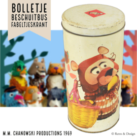 "Betoverende Nostalgie: Vintage Bolletje Beschuitbus met Fabeltjeskrant Figuren!"