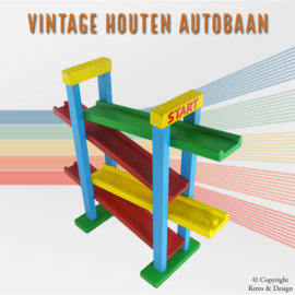 "Reis terug in de tijd met deze Vintage Houten Autobaan: Speelgoedplezier met een Vleugje Nostalgie!"