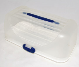 Contenedor de pan de plástico transparente Emsa con cierre azul y asa