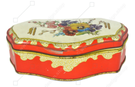 Scalloped red vintage tea tin by DE GRUYTER with floral decoration