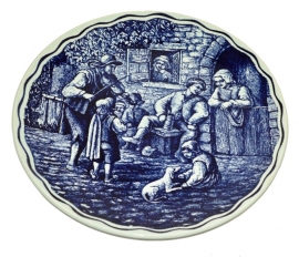 Boch, Crockery decorative plate Delfts. Domestic outdoor scene Ø 29 cm