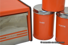 Vintage oranje Brabantia broodtrommel en voorraadbussen