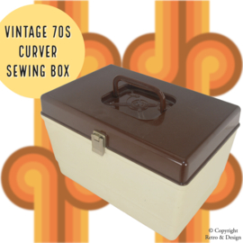 Nostálgica Caja de Costura 'CURVER' de los años 1970: ¡Una Pieza Atemporal para Tu Colección!
