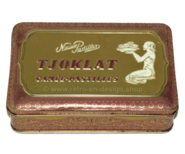 Rectangular vintage tin for TJOKLAT cameo pastilles with purple-gold decoration and kneeling woman with bowl of cocoa beans