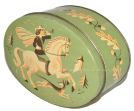 Oval biscuit tin by Verkade Zaandam with horse, rider and hunting dog.