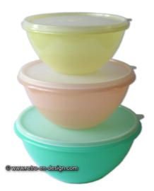 Juego de tres cuencos Tupperware con tapa, (grande)