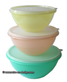 Set of three Tupperware bowls with seal, (large)