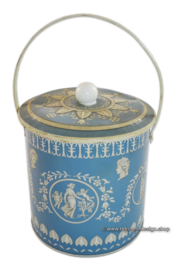 Lata vintage azul / blanca con mango. En estilo Wedgwood por Beret Ware