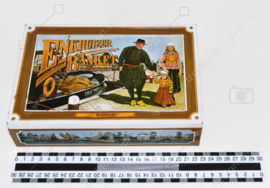 Vintage tin for Enkhuizer banquet with images of a harbour with fishing boats and regional costumes "Marken"