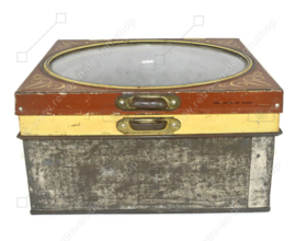 Vintage Verkade shop counter tin with lid and round glass window